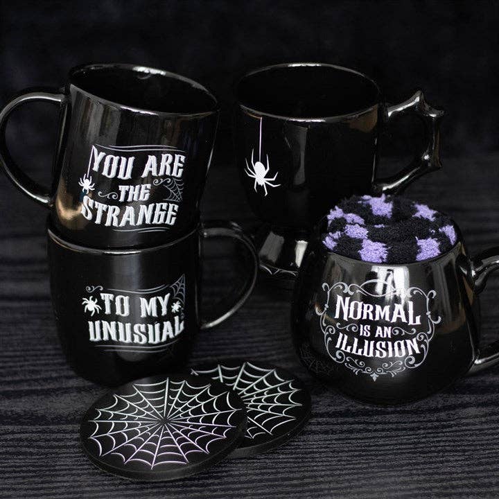 Normal is an Illusion Gothic krus- og sokkesett